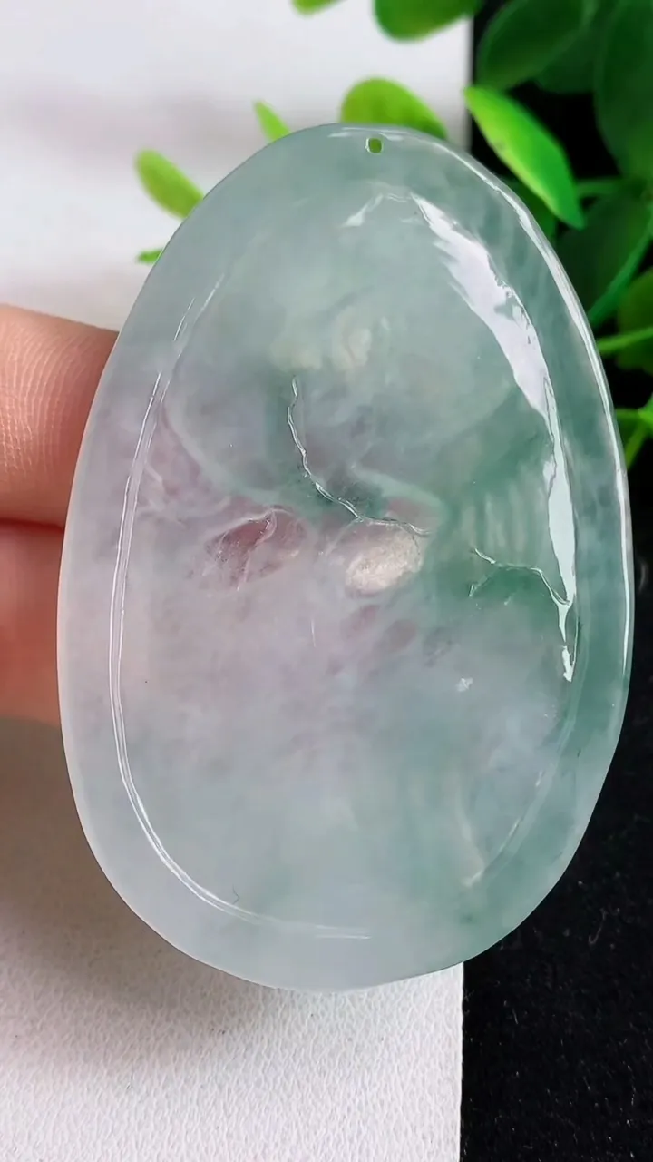 天然A货翡翠飘花凤凰吊坠，尺寸64-43-5，重:24.63g
5月9日