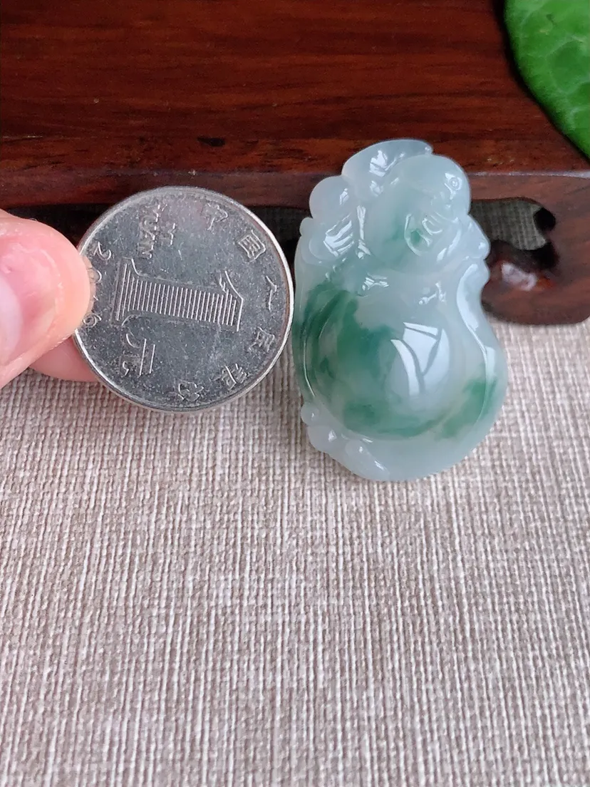 天然A货翡翠飘花逍遥佛吊坠尺寸37.6×23.5×6.6m量9.22g 0507