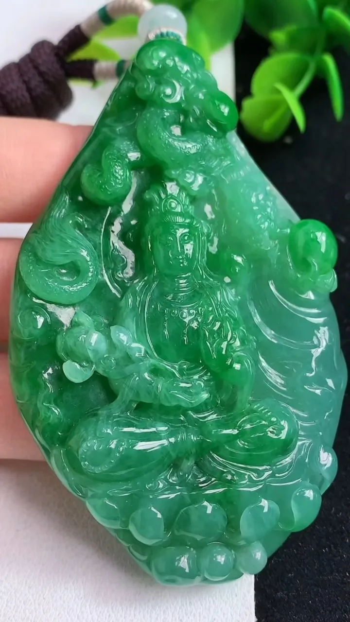 天然A货翡翠祥龙大势至观音菩萨吊坠，尺寸78.5-50-11.2，重量:81.06g
5月9日