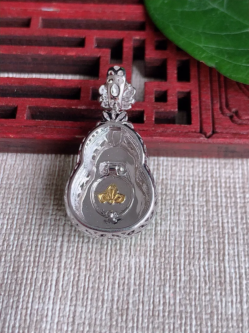 天然A货翡翠18K金伴阳绿葫芦吊坠尺寸30.2×15.6×10.2裸石18.4×13.3m量5.08