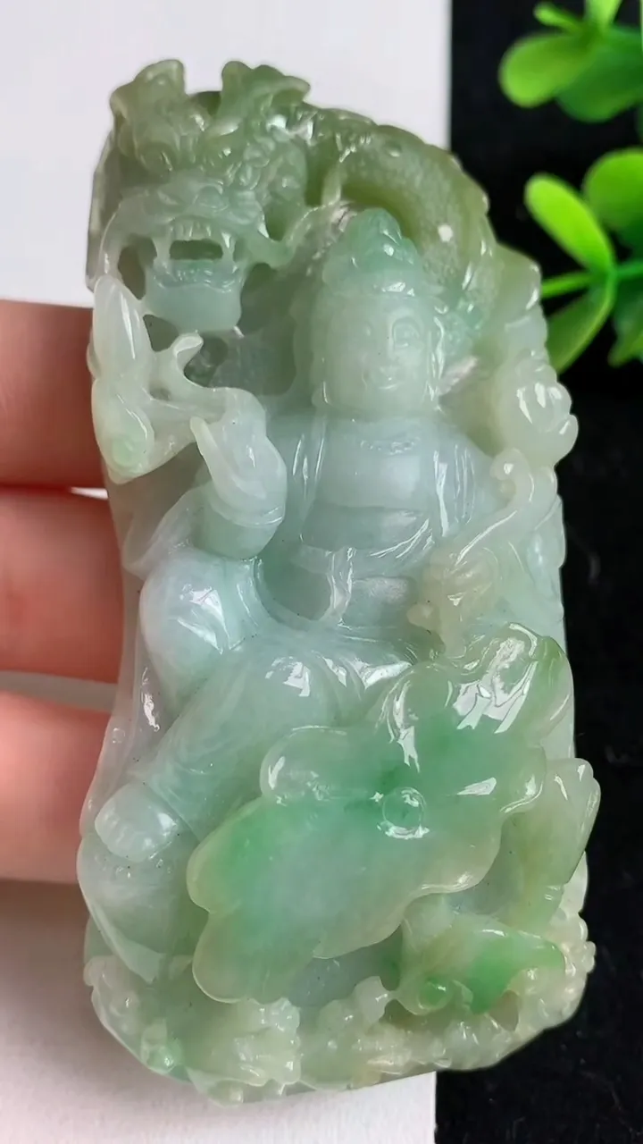 天然A货翡翠祥龙大势至观音菩萨吊坠，尺寸86-42-19，重:115.29g
5月10日