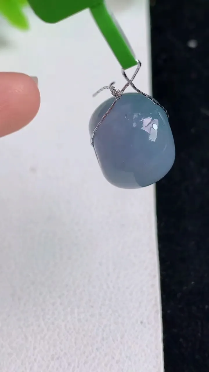 天然A货翡翠紫罗兰 飘花路路通吊坠，尺寸15.2-12，重量:5.91g
5月9日
