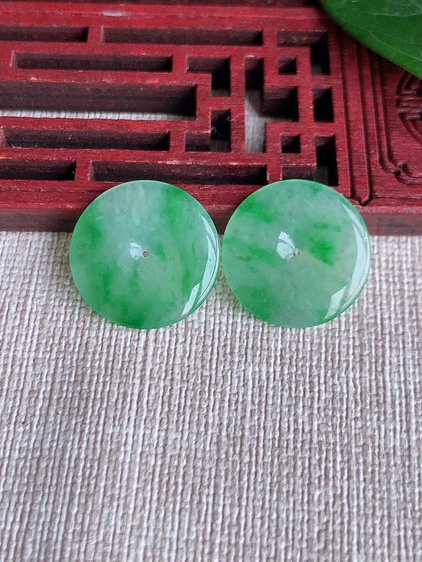 天然A货翡翠飘绿平安扣吊坠一对尺寸17.6×2m量3.07g 0508