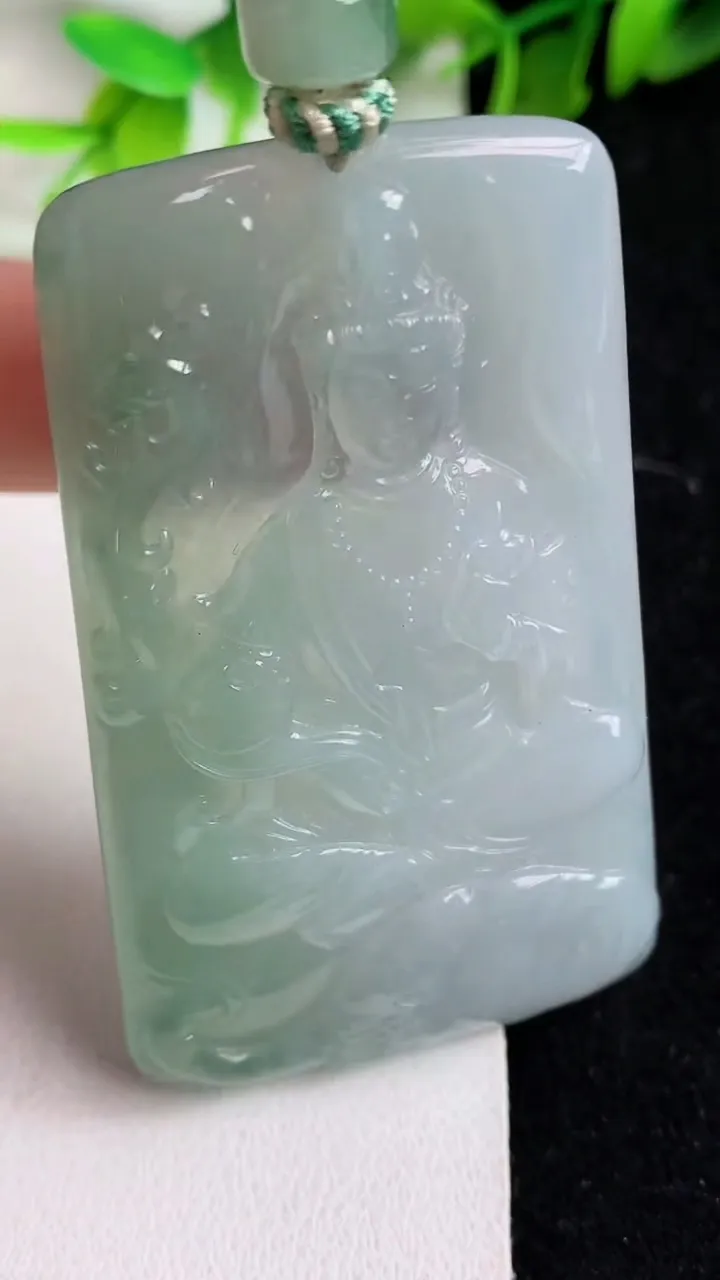 天然A货翡翠普贤菩萨吊坠，尺寸65.2-39-5.8，重量:38.76g
5月9日