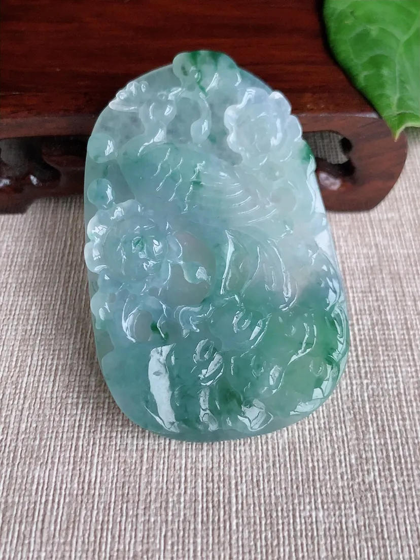天然A货翡翠飘花凤凰吊坠尺寸63.3×40.6×6m量35.30g 0507