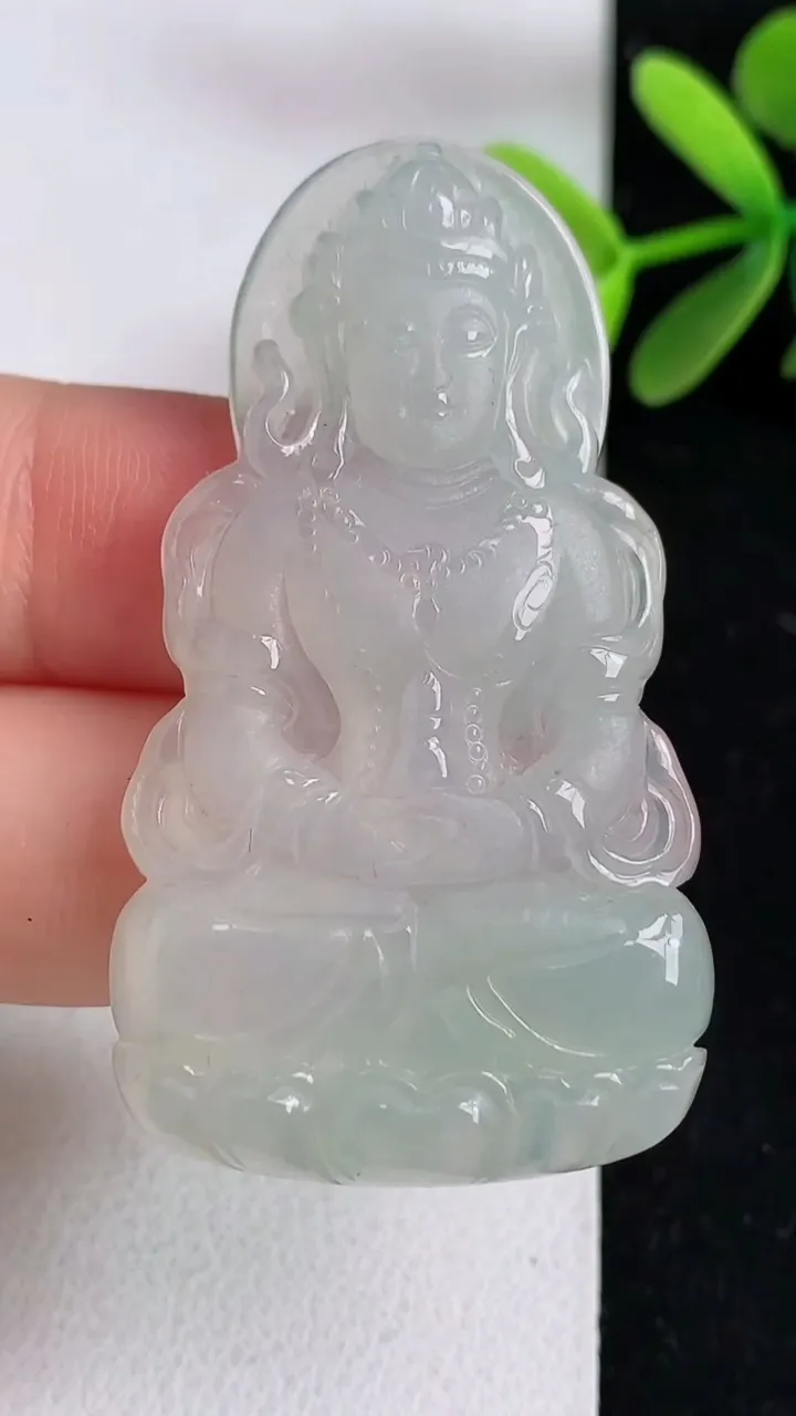 天然A货翡翠度母吊坠，尺寸49.6-28.2-5，重:12.37g
5月9日