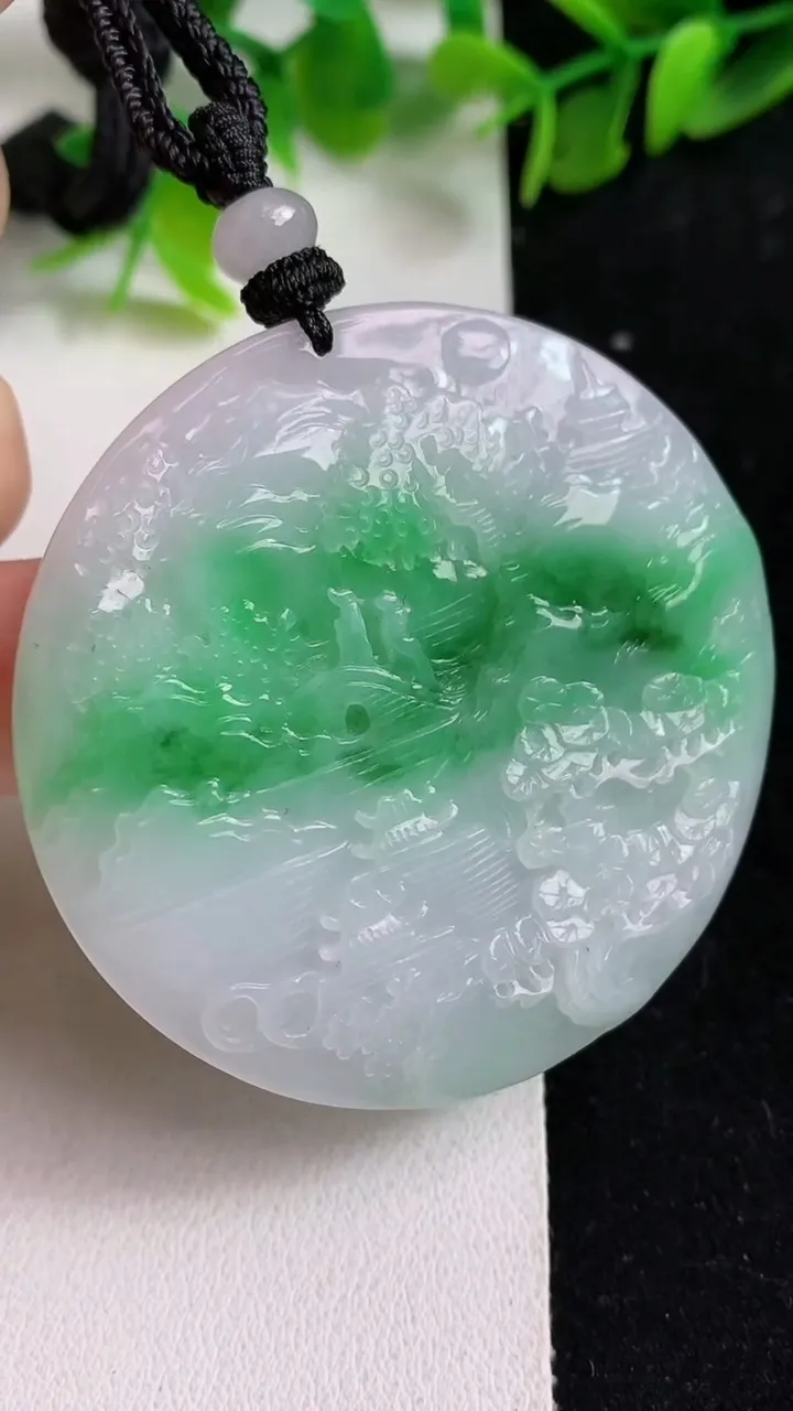 天然A货翡翠山水牌吊坠，尺寸52-5.6，重量:36.34g
5月9日