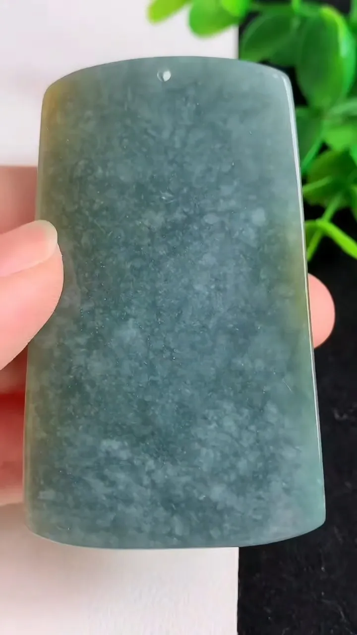 天然A货翡翠蓝水双彩龙牌吊坠，尺寸66-39.8-10，重:56.22g
5月9日
