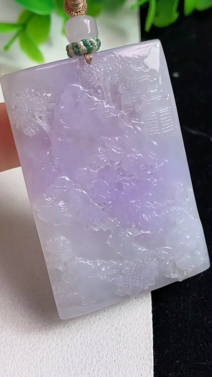天然A货翡翠紫罗兰山水牌吊坠，尺寸53.3-36-5.4，重量:31.71g
5月9日
