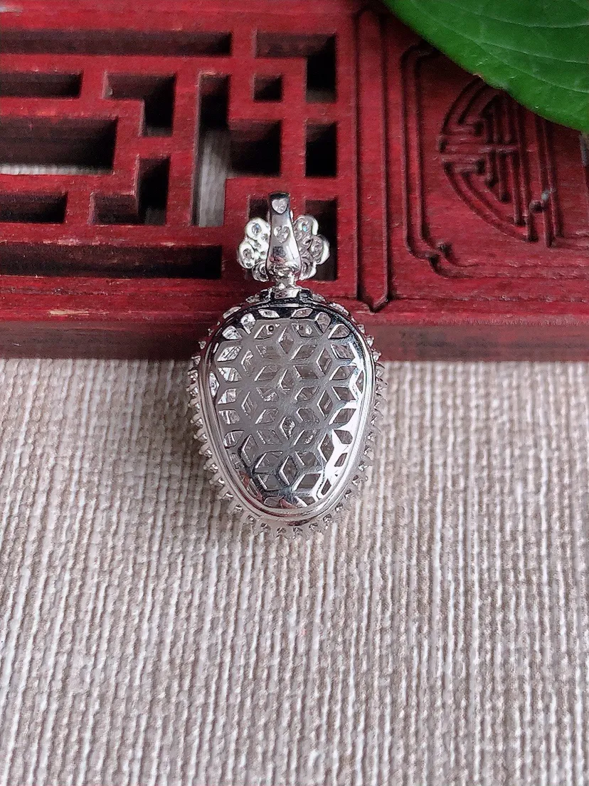 天然A货翡翠18K金伴满绿叶子金枝玉叶吊坠尺寸25.2×13.8×8.4裸石13×9.7m量3.20