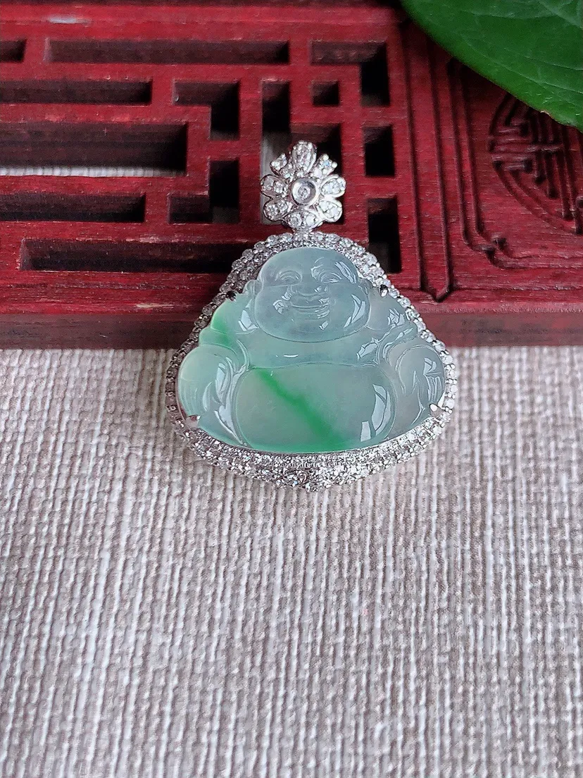 天然A货翡翠18K金伴飘绿佛公吊坠尺寸27.2×22.3×7.7裸石15.2×19.6m量3.74g 0508