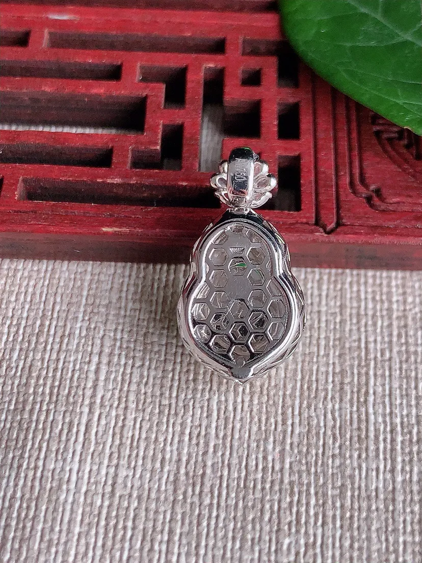 天然A货翡翠18K金伴阳绿葫芦吊坠尺寸24.3×12.8×10裸石13.3×9.3m量3.55g 0