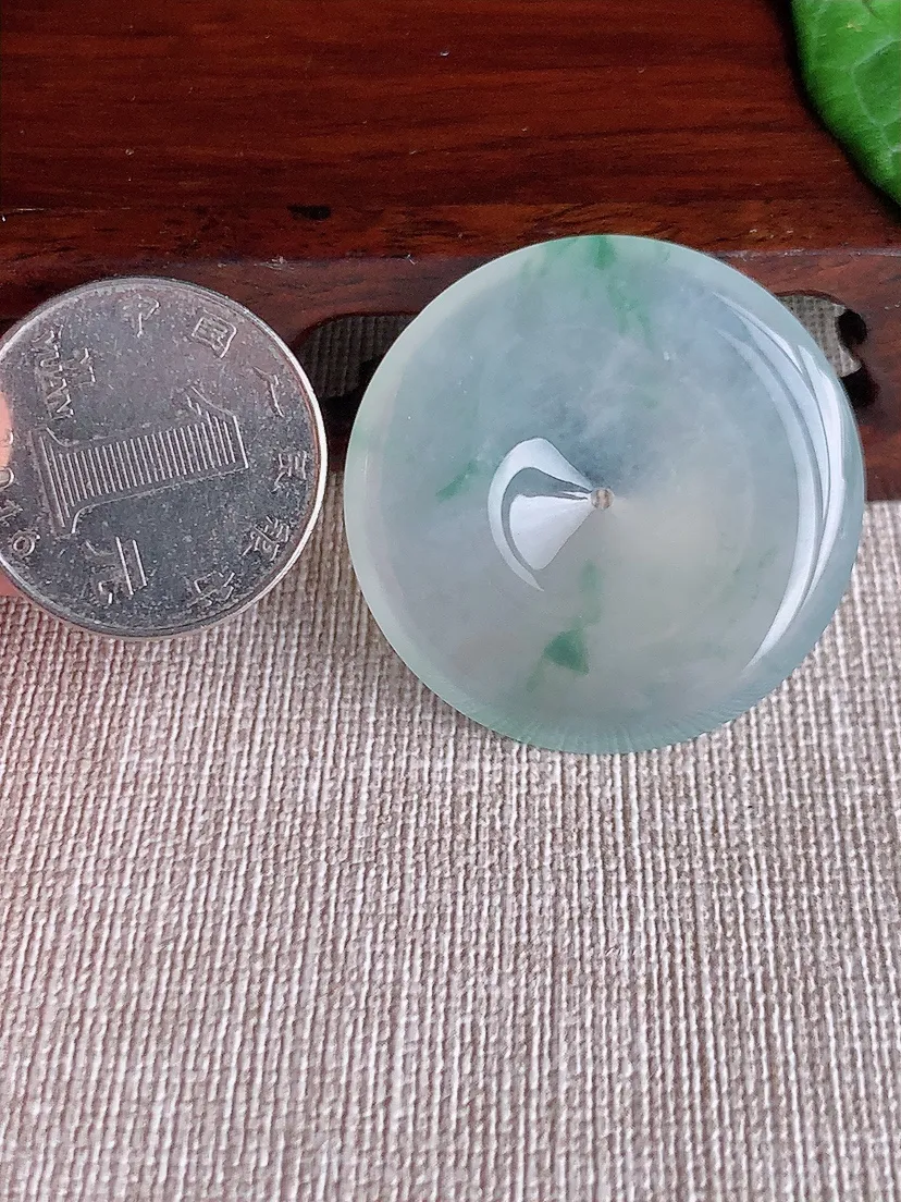 天然A货翡翠飘花大平安扣吊坠尺寸35.7×6m量16.47g 0508