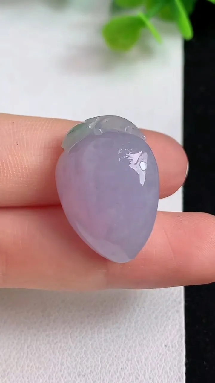 天然A货翡翠春带彩 紫罗兰寿桃吊坠，尺寸25-18-12.2，重量:8.23g
5月10日