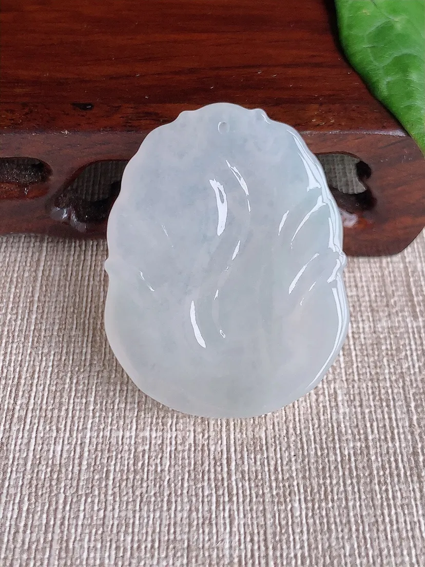天然A货翡翠白月光生肖狗吊坠尺寸40.7×31.8×4.8m量13.60g 0509