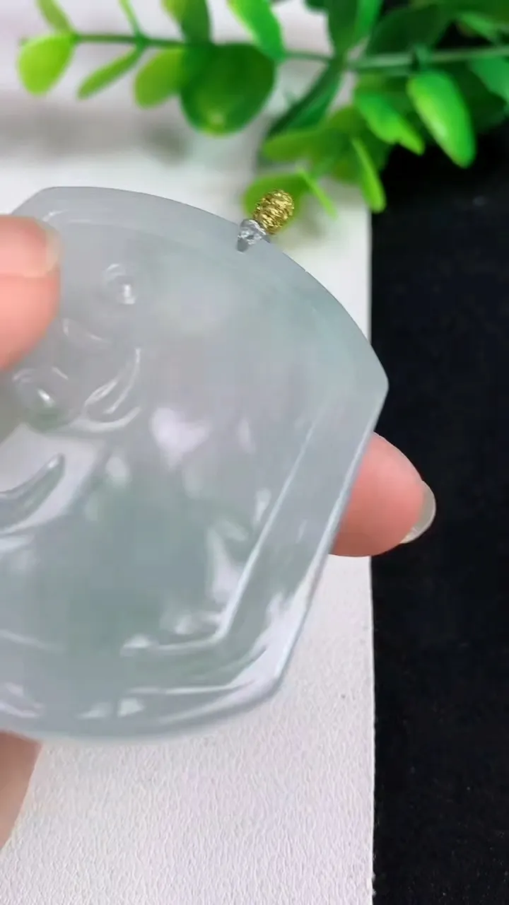 天然A货翡翠普贤菩萨吊坠，尺寸52.3-44.4-5.7，重量:29.16g
5月10日