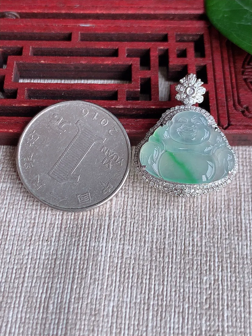 天然A货翡翠18K金伴飘绿佛公吊坠尺寸27.2×22.3×7.7裸石15.2×19.6m量3.74g 0508
