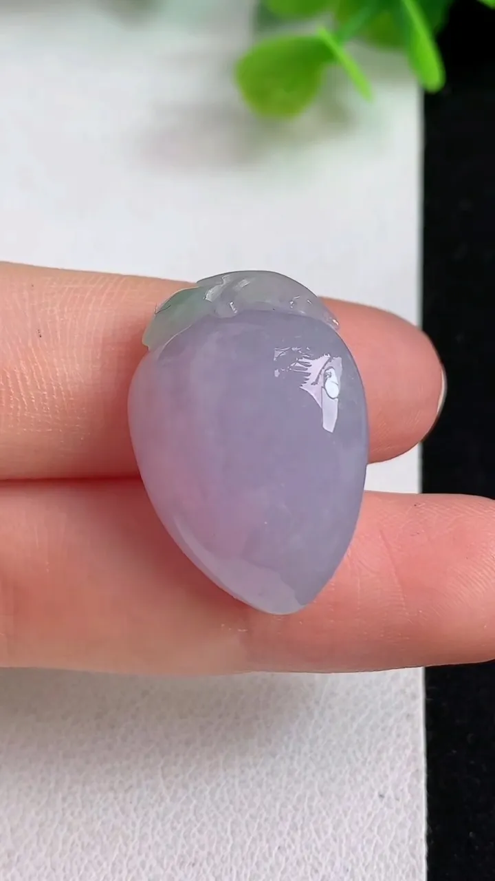 天然A货翡翠春带彩 紫罗兰寿桃吊坠，尺寸25-18-12.2，重量:8.23g
5月10日