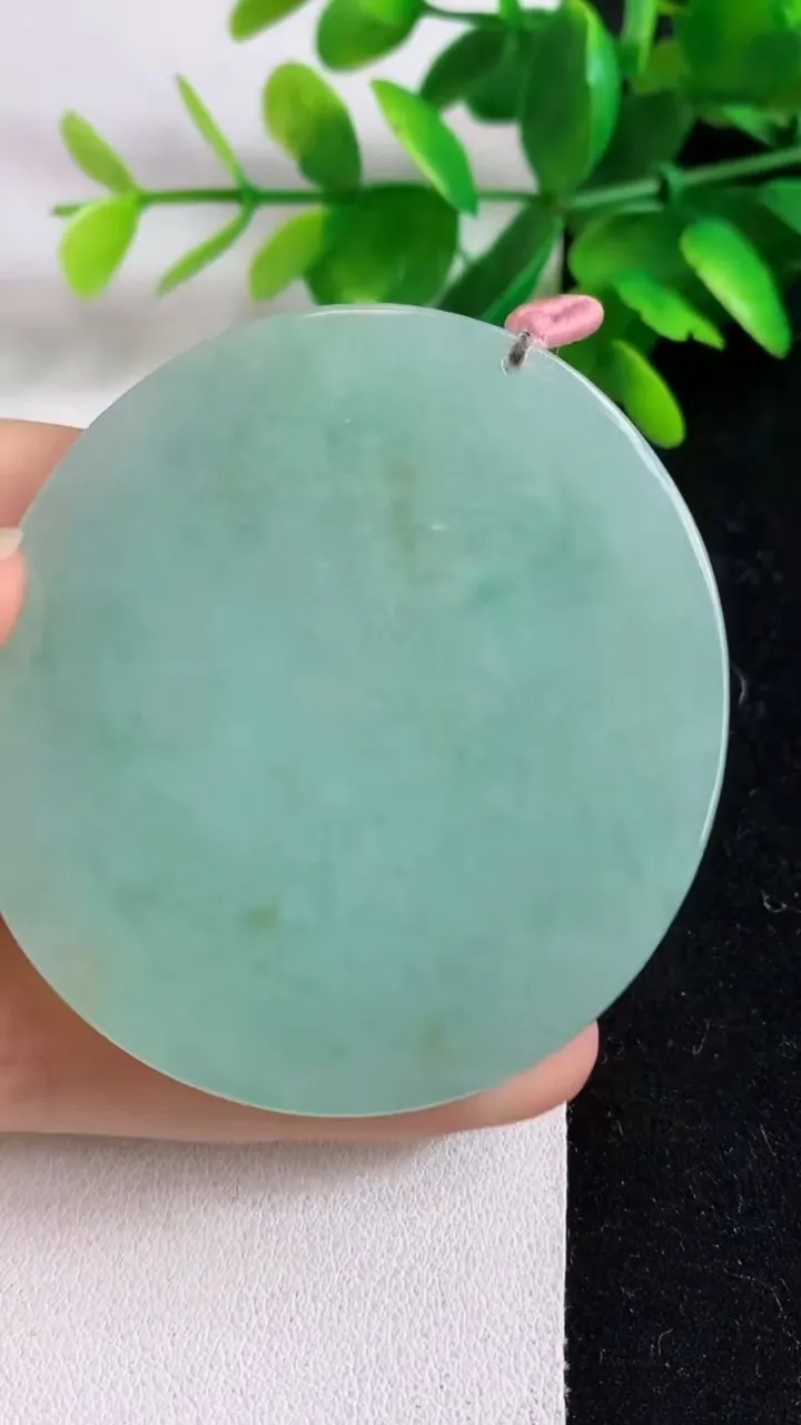 天然A货翡翠山水观音菩萨吊坠，尺寸57.7-54-7.8，重量:52.62g
5月10日