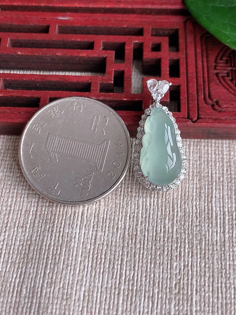 天然A货翡翠18K金伴晴水福瓜吊坠尺寸24.8×11.6×9裸石16.6×8.7m量2.83g 0508