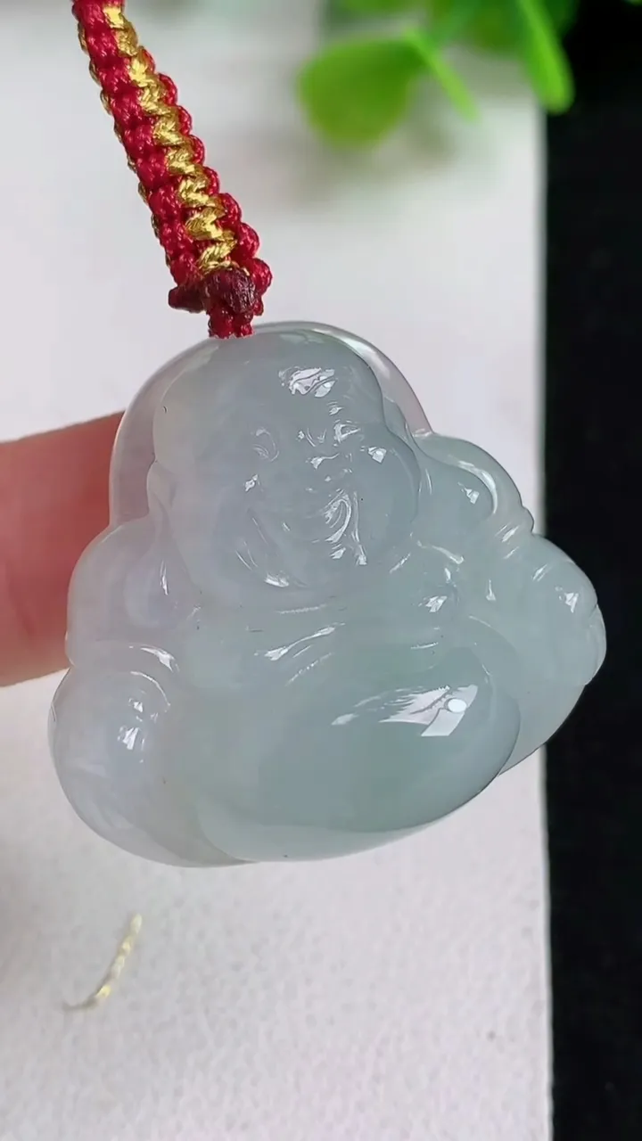 天然A货翡翠白冰佛公吊坠，尺寸28-30-10.7，重量:14.06g
5月10日
