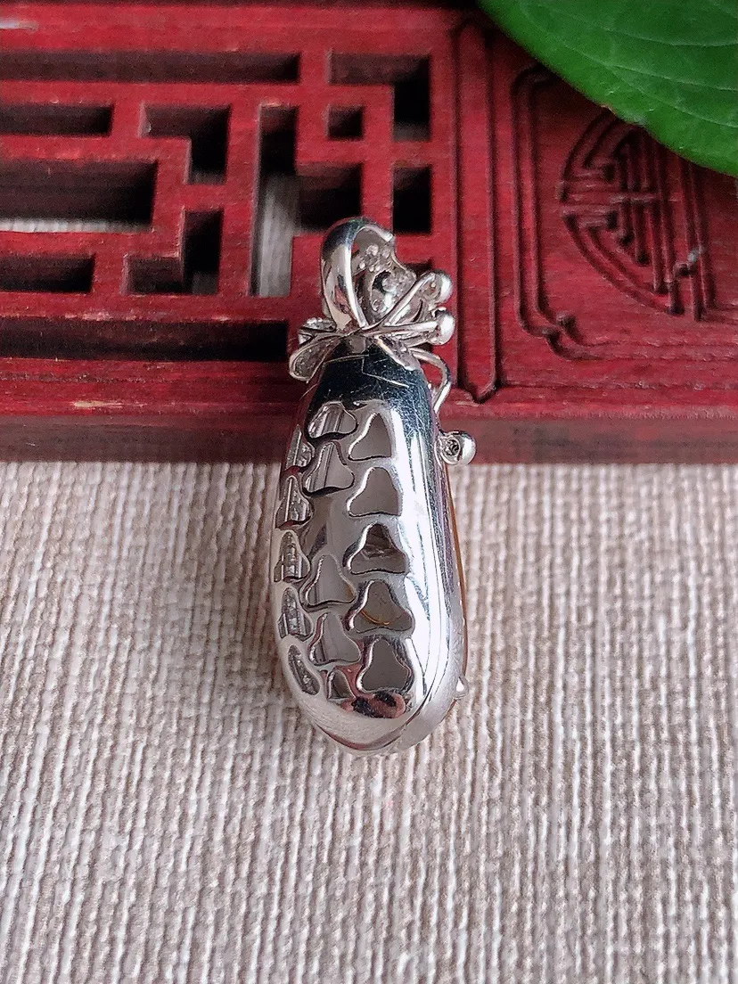 天然A货翡翠18K金伴红翡四季豆福豆平安豆吊坠尺寸30.8×11×10裸石22×9m量5.15g 0