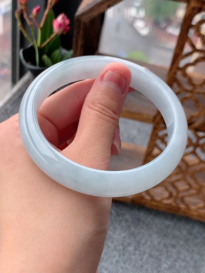 天然A货翡翠白月光正装正圈手镯62-63大圈口 尺寸62×12.8×7.6m量61.60g 0509