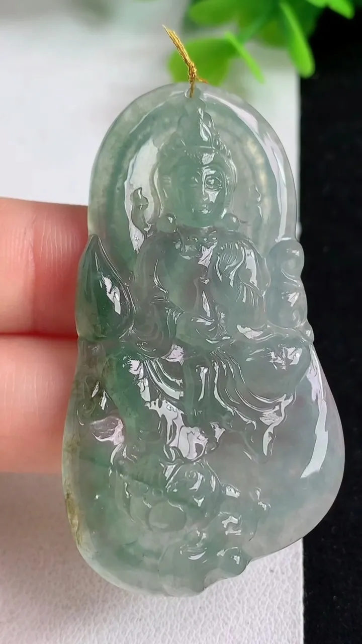 天然A货翡翠观音菩萨吊坠，尺寸55.7-28.8-5.3，重量:17.35g
5月10日