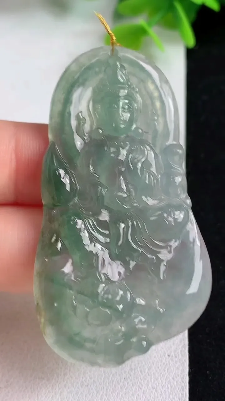 天然A货翡翠观音菩萨吊坠，尺寸55.7-28.8-5.3，重量:17.35g
5月10日
