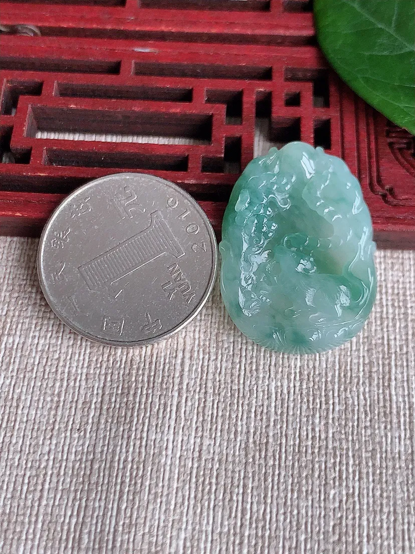 天然A货翡翠飘花生肖鼠吊坠尺寸29.7×21.5×5m量7.00g 0509
