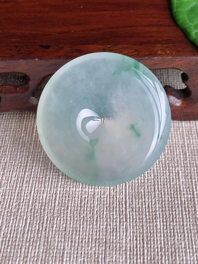 天然A货翡翠飘花大平安扣吊坠尺寸35.7×6m量16.47g 0508