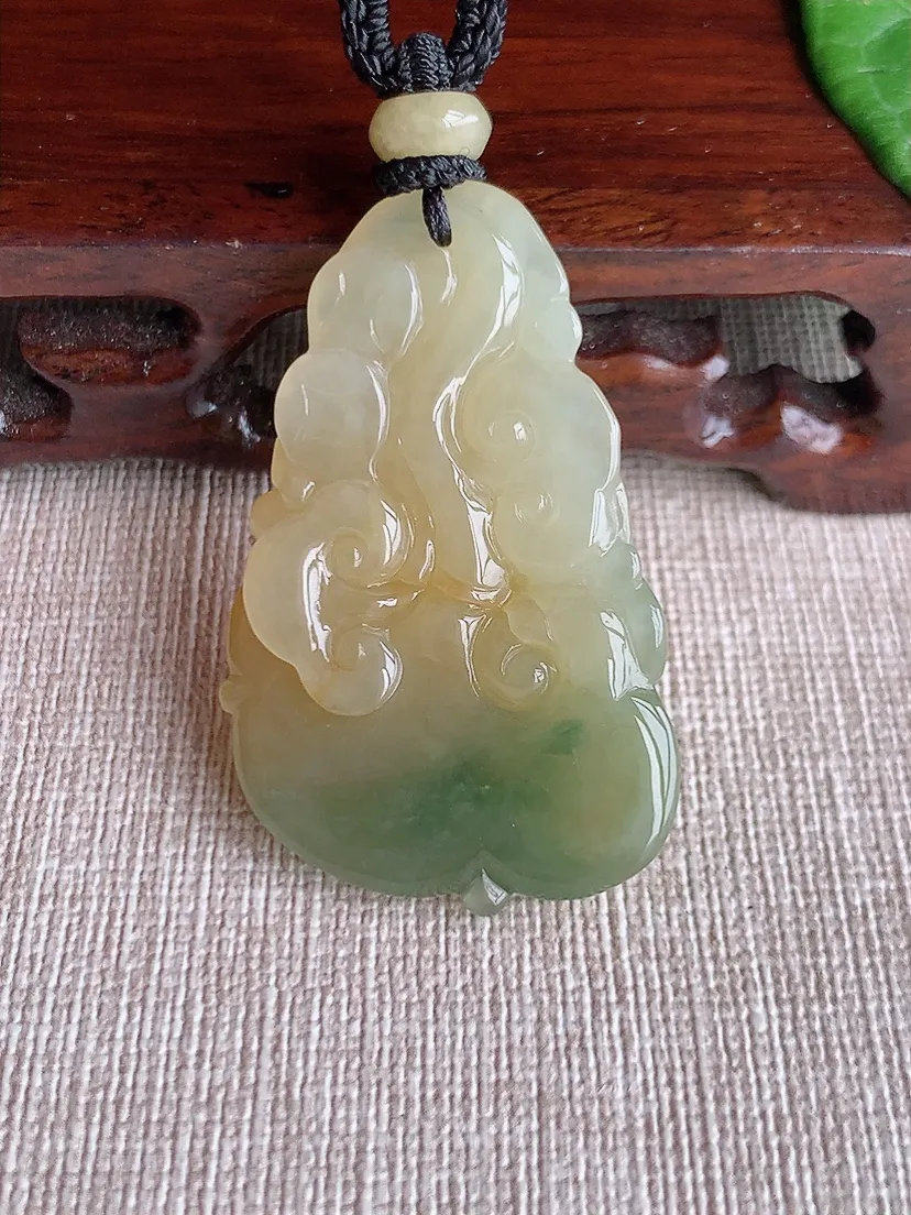 天然A货翡翠黄翡飘花如意吊坠尺寸43×27.4×9.8m量24.30g 0509