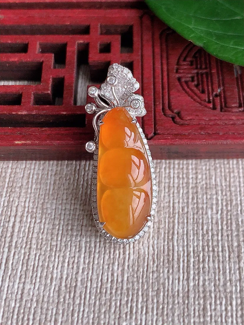 天然A货翡翠18K金伴红翡四季豆福豆平安豆吊坠尺寸30.8×11×10裸石22×9m量5.15g 0508