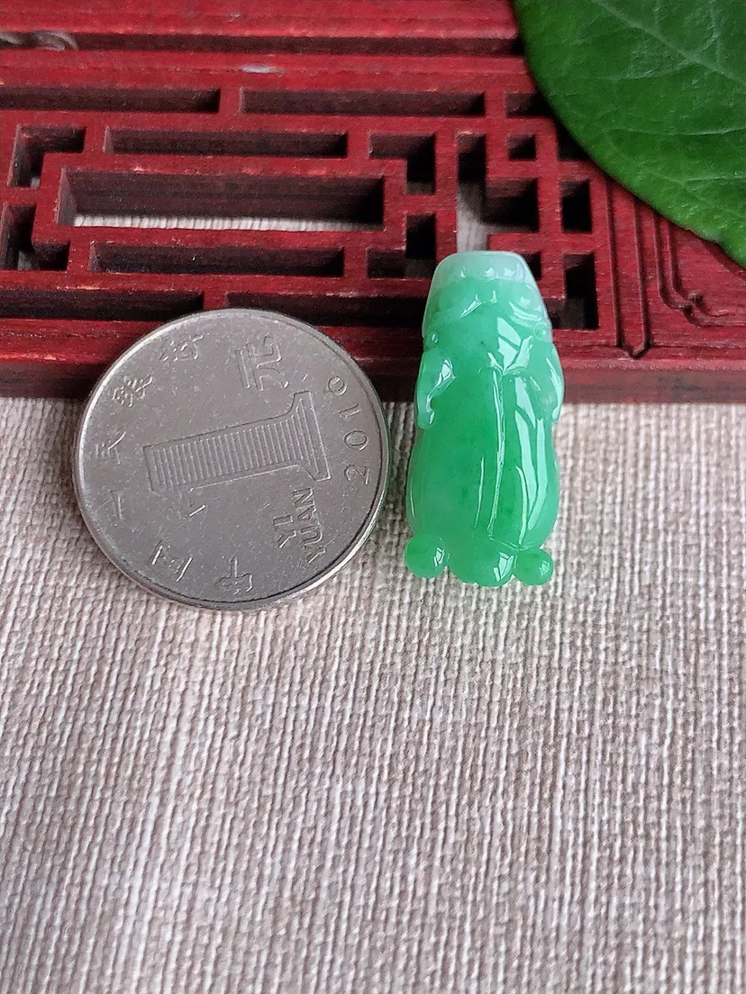 天然A货翡翠飘绿招财貔貅吊坠 尺寸26×11.7×9.6m量6.40g 0511