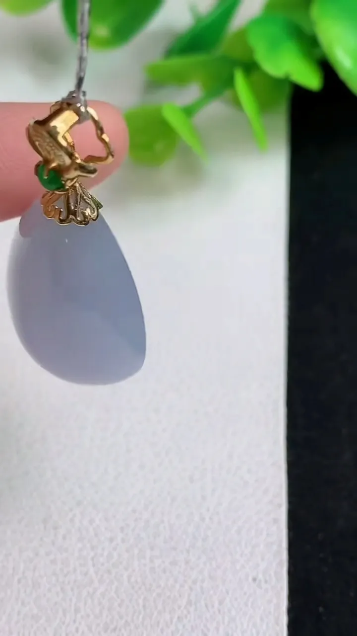 天然A货翡翠k金紫罗兰水滴吊坠，尺寸28-18.8-9.3，重量:8.95g
5月11日
