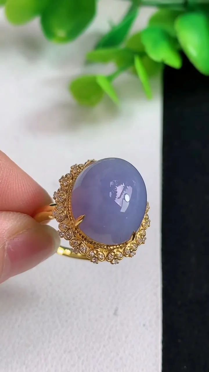 天然A货翡翠k金紫罗兰蛋面戒指，尺寸18.2-15.4-13.2，重量:6.42g2025年5月11