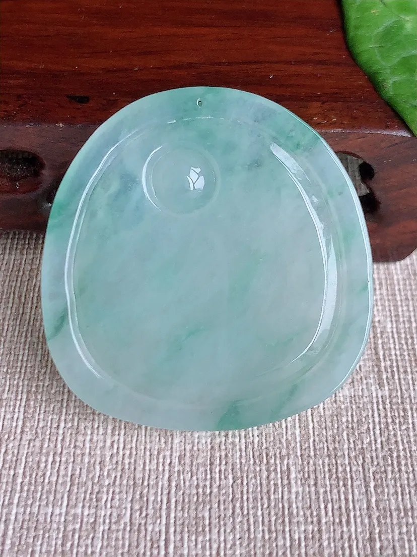 天然A货翡翠飘花常胜将军吊坠尺寸42.5×41.4×5.7m量20.22g 0511