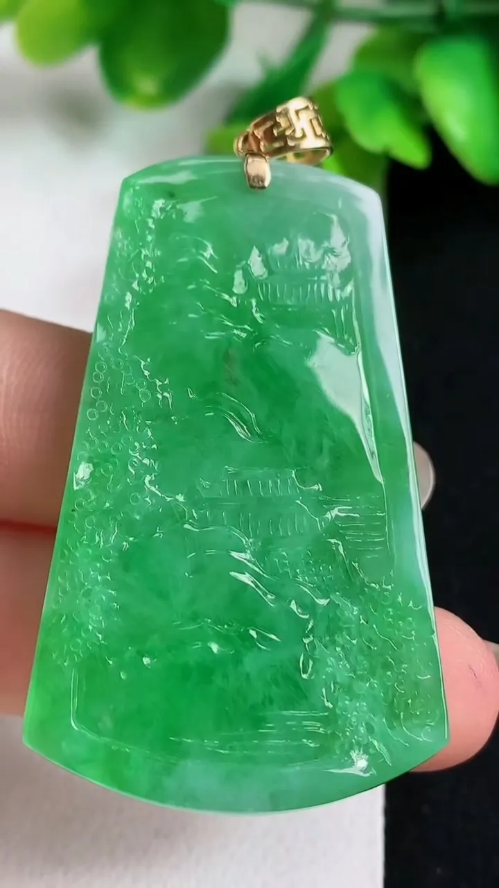 天然A货翡翠山水牌吊坠，尺寸47.5-29.8-5.6，重量:16.10g
5月11日