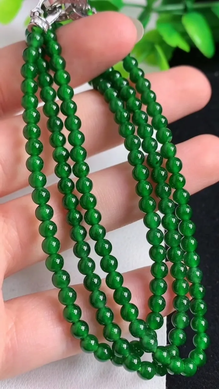 天然A货翡翠小米珠项链150颗，尺寸4，重量:17.26g
5月11日