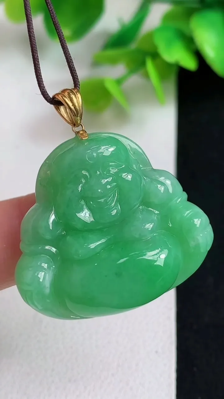 天然A货翡翠佛公吊坠，尺寸27.5-31.3-7.6，重量:10.37g
5月11日