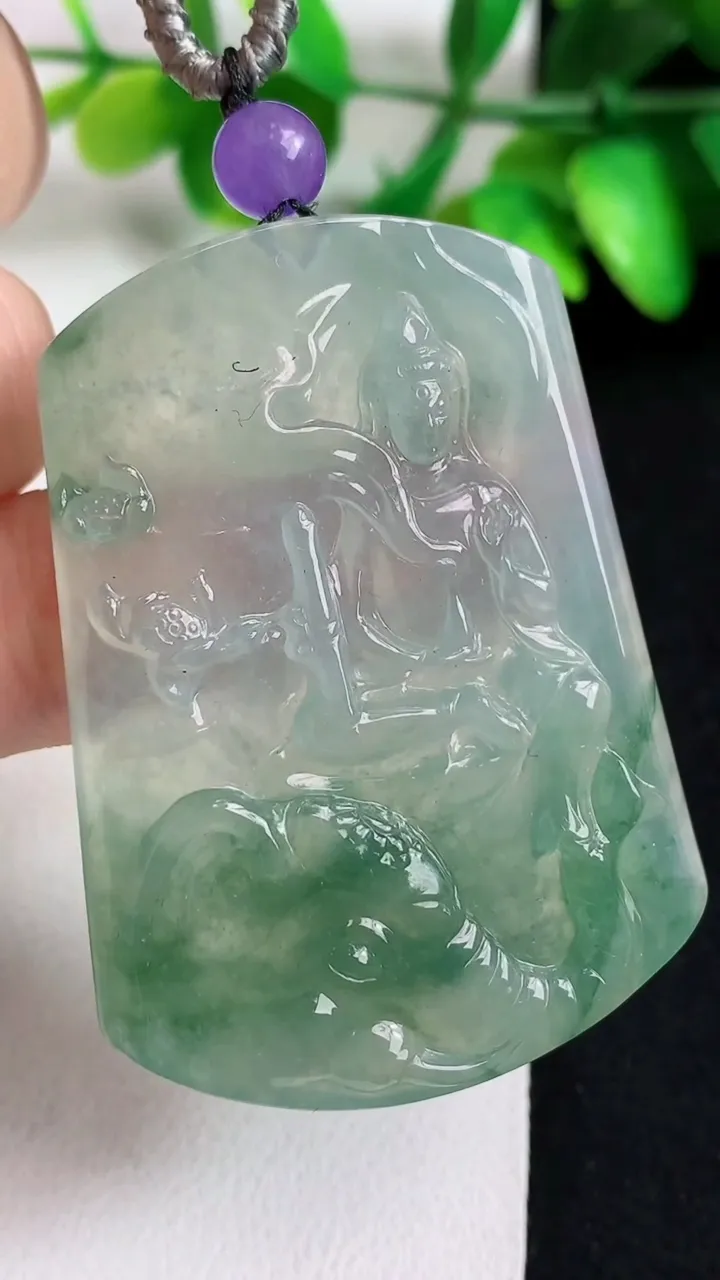 天然A货翡翠普贤菩萨吊坠，尺寸50.8-37.3-5.6，重量:26.98g
5月11日