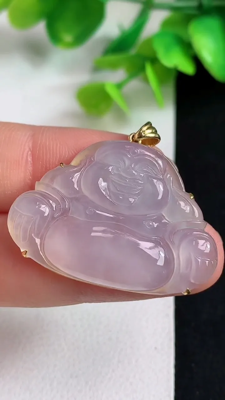 天然A货翡翠白冰佛公吊坠，尺寸22.7-33.2-4.5，重量:6.37g
5月11日
