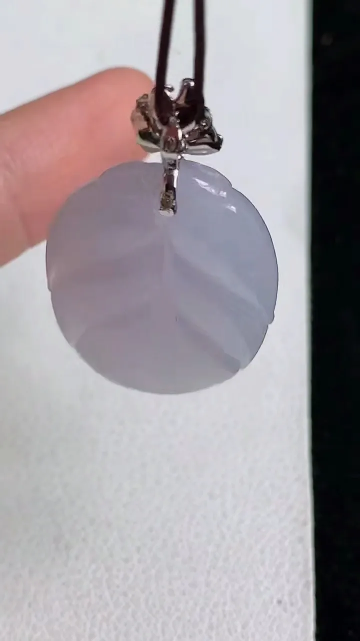 天然A货翡翠k金紫罗兰金枝玉叶 叶子吊坠，尺寸30.4-20.6-7.6，重量:9.24g
5月11日