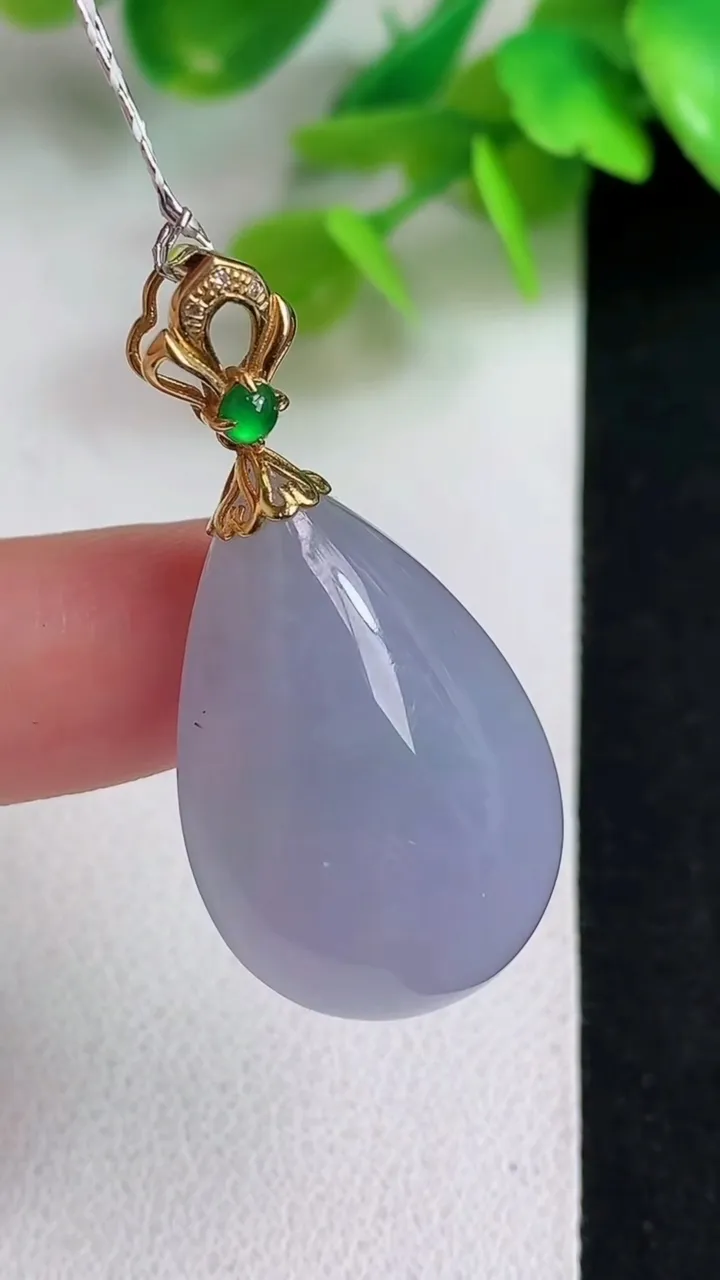 天然A货翡翠k金紫罗兰水滴吊坠，尺寸28-18.8-9.3，重量:8.95g
5月11日
