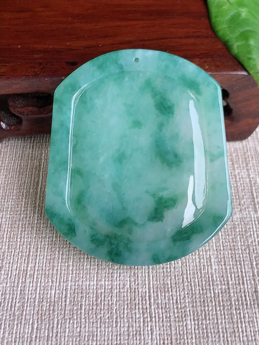 天然A货翡翠飘花生肖鸡吊坠尺寸51×43.2×5.7m量29.14g 0511
