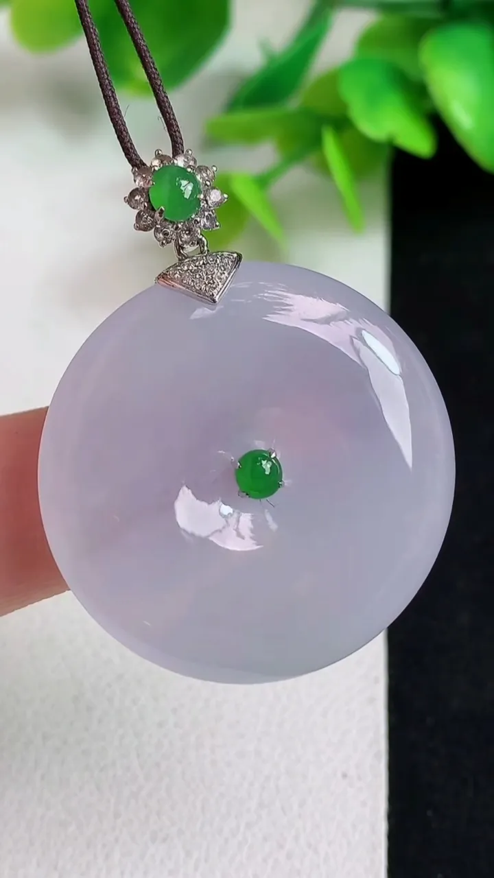 天然A货翡翠紫罗兰平安扣吊坠，尺寸29.7-5.5，重量:11.21g
5月11日