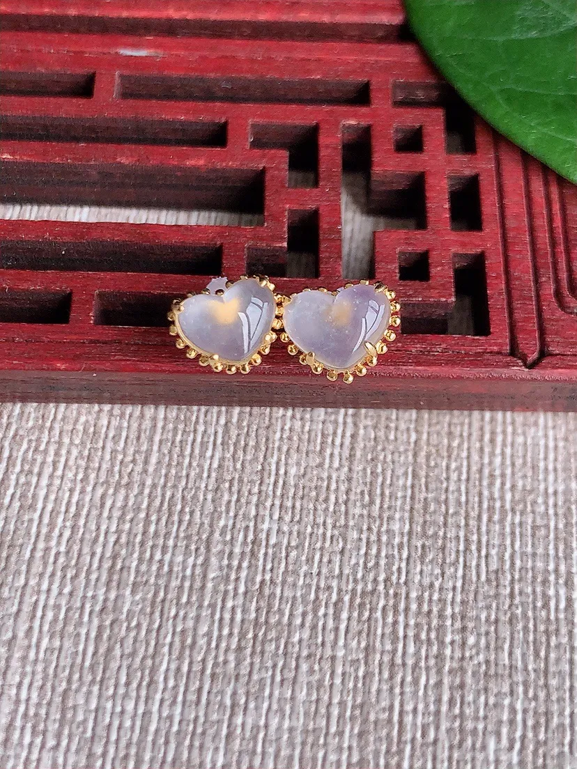 天然A货翡翠18K金镶嵌白月光爱心耳钉 尺寸6.2×7.7mm 重量1.30g 0511