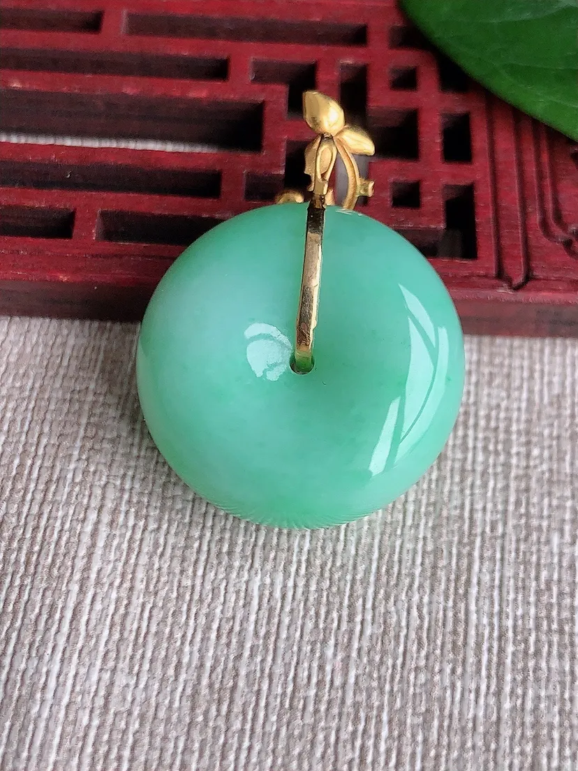 天然A货翡翠18K甜绿平安扣吊坠尺寸32.2×24×11m量14.25g 0511