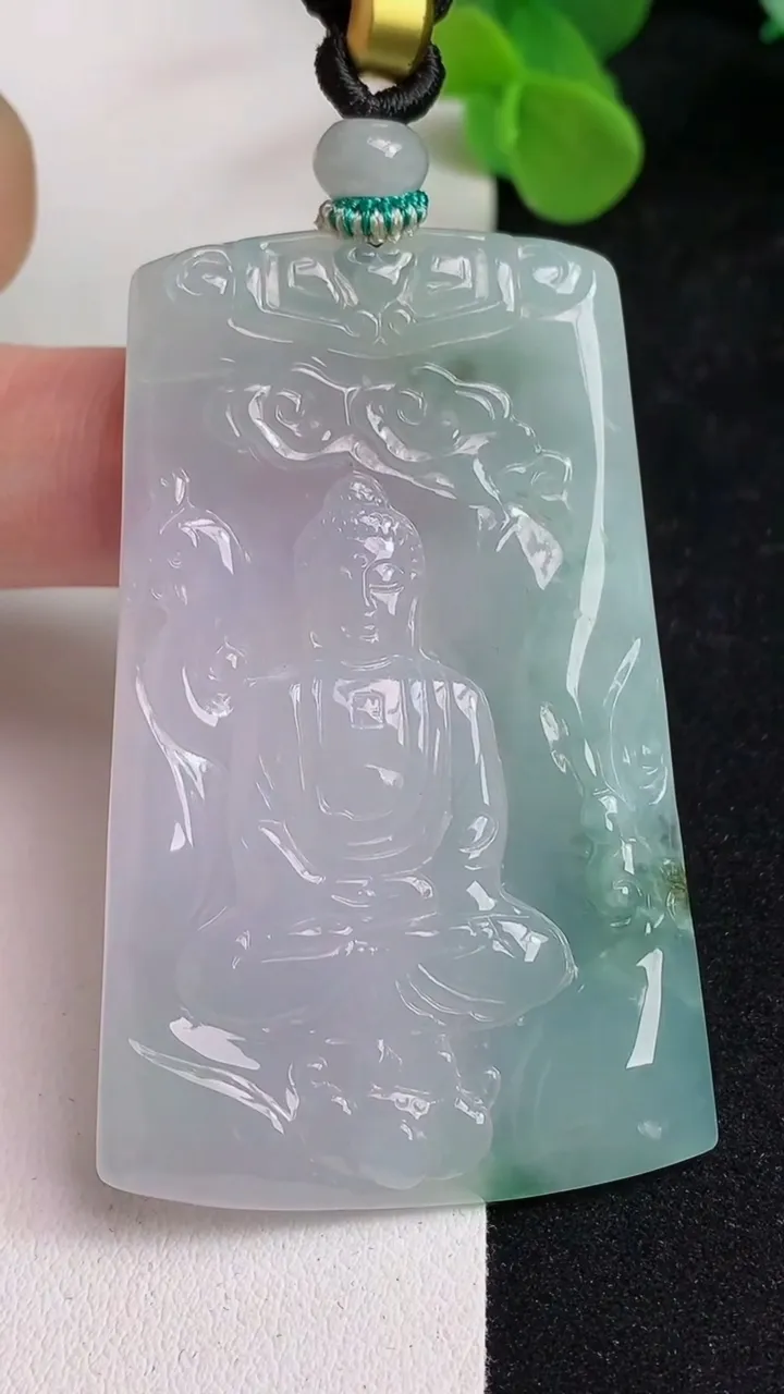 天然A货翡翠大日如来吊坠，尺寸56.4-35.2-5，重量:26.49g
5月12日