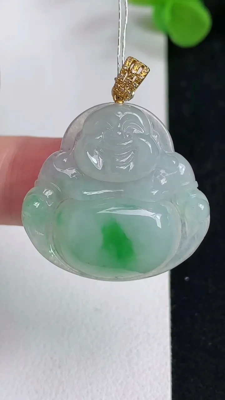 天然A货翡翠佛公吊坠，尺寸26.5-28-5.6，重量:6.55g
5月12日